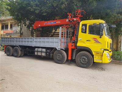 Cẩu 8 tấn kanglim trên xe 4 chân 